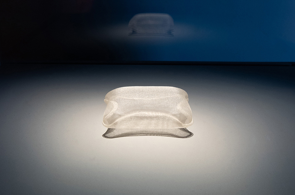 Air 26 Nov 2022 – 23 Apr 2023 GOMA Level 1 installation views Rei Naito Japan b.1961 pillow for the dead 1998 Silk organza, thread 6.3 x 4.5 x 3cm Purchased 1999. Queensland Art Gallery Foundation Grant